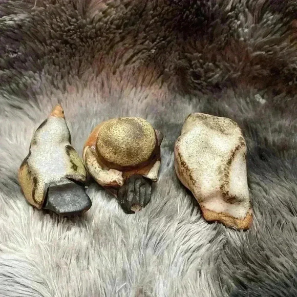 Set of three Small Figurines by  Tremar Pottery - Picture 7 of 15